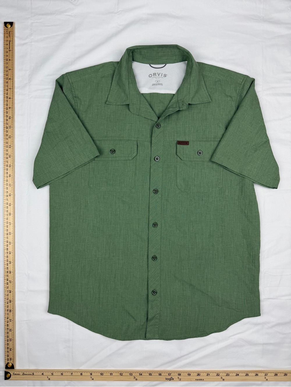 Orvis Men's Short-Sleeve Button-Down Shirt in Olive Green